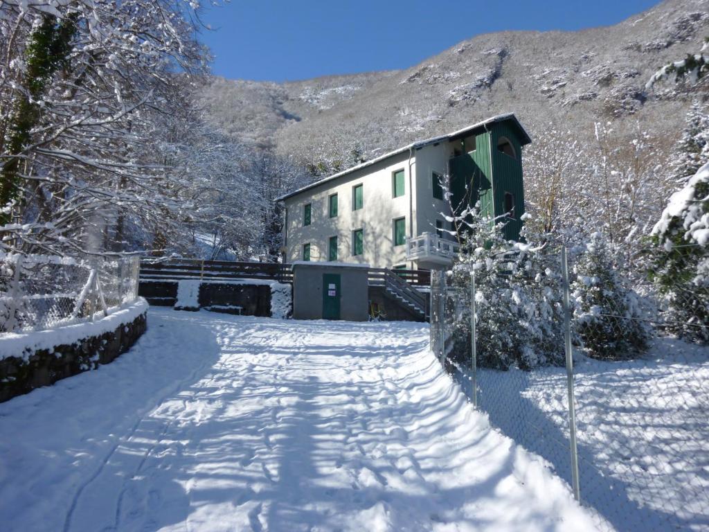 Appartements Les Pins Cierp Exterior foto